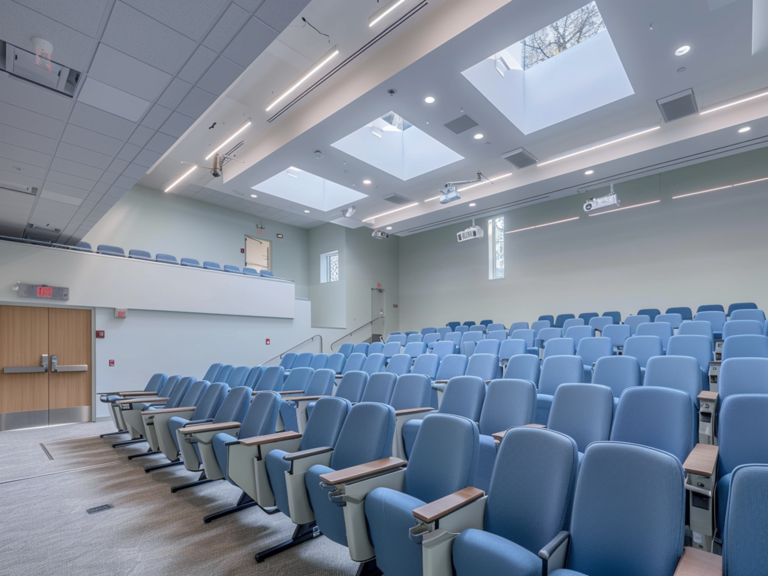 Jak wybrać krzesła do sal konferencyjnych o dużej pojemności